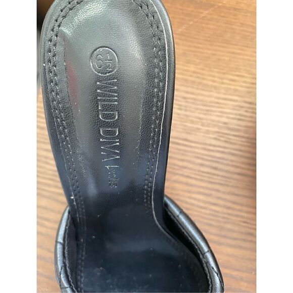 Wild diva Woman’s black heels size 6.5 - Picture 8 of 8